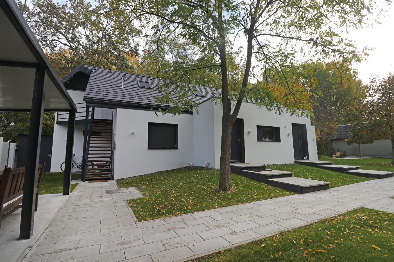 Meszes Apartman Kalocsa Buitenkant foto